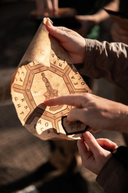 historical-outdoor-game-in-lisbon-the-cryptex-of-pombal