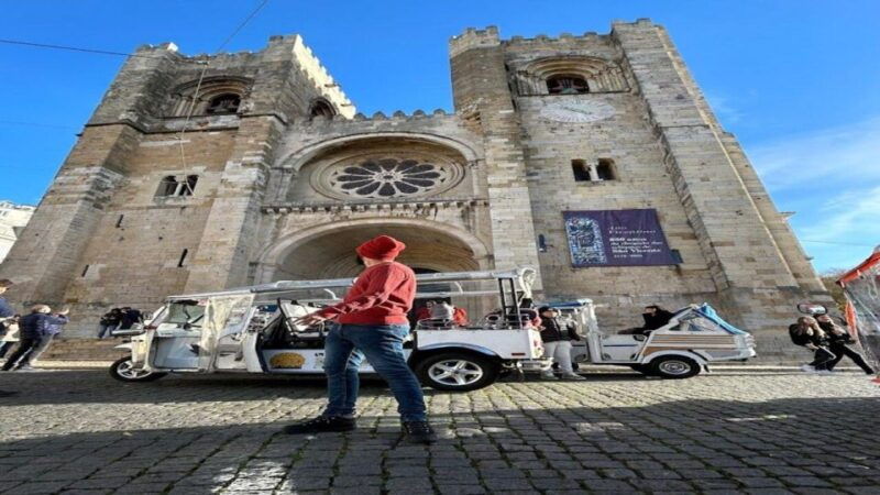 historical-tour-in-lisbon-2-hour-private-tuk-tuk-tour