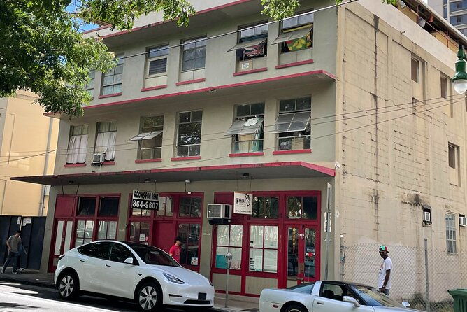 historical-tour-of-downtown-honolulu-in-red-light-district