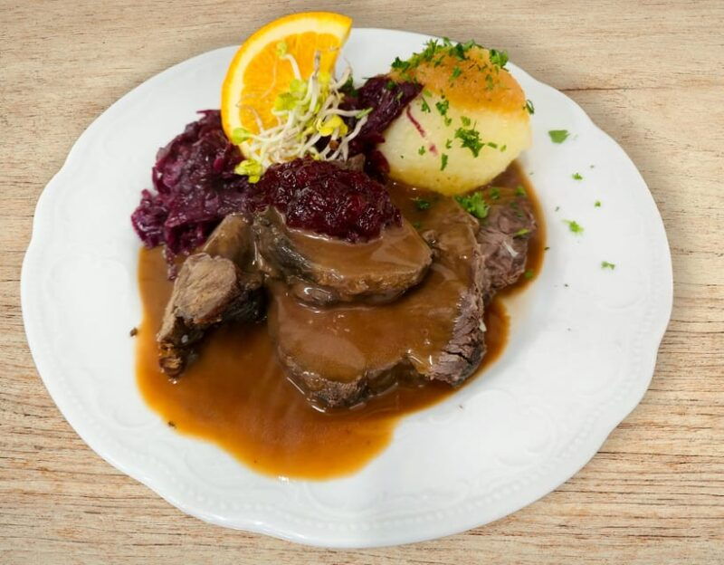 historical-tour-of-the-old-town-including-a-saxon-dinner