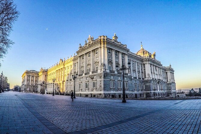 historical-visit-to-the-royal-palace-madrid