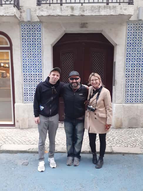 Historical walking tour in Alfama - Key Points
