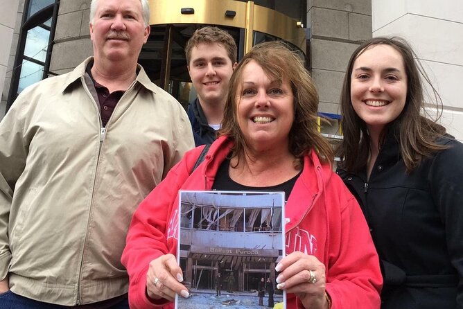 history-of-belfast-conflict-and-terror-1-hour-black-taxi-tour