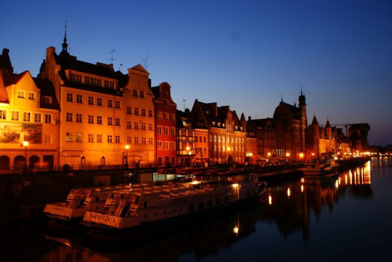 history-of-gdansk-tour-by-kayak-on-the-motlawa-river