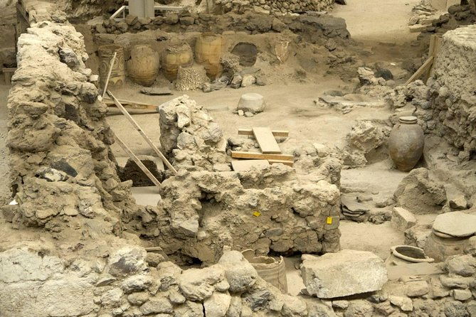 history-of-santorini-private-tour-wine-routes-guided-tour-2