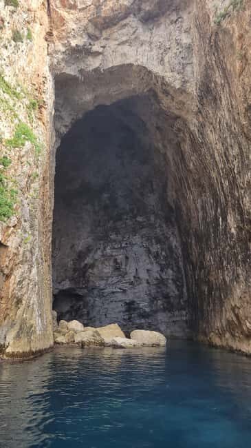 History of Vlora Bay  Cruise among Heroes, Castles, and Hidden Caves - Key Points