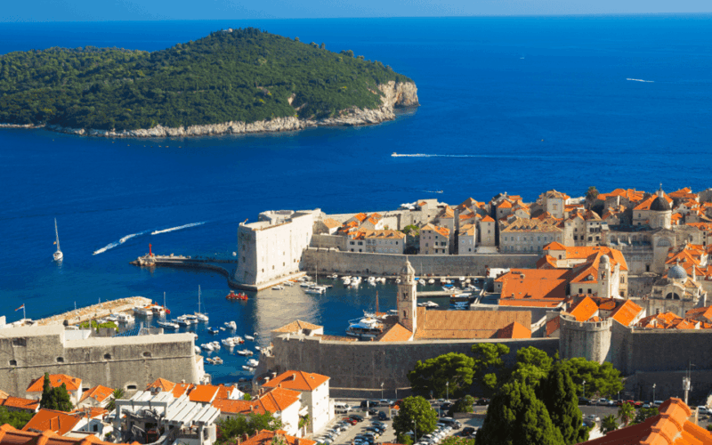history-walking-group-tour-in-dubrovnik-with-licenced-guide