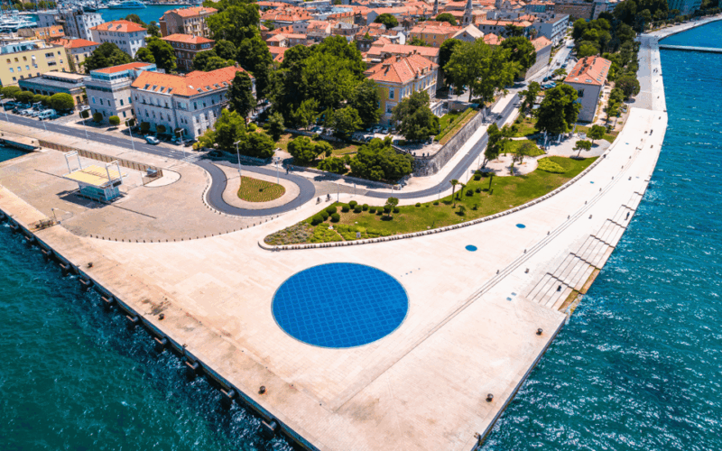 history-walking-group-tour-in-old-center-of-zadar