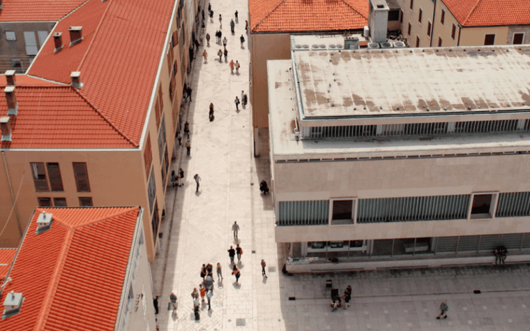 history-walking-group-tour-in-old-center-of-zadar