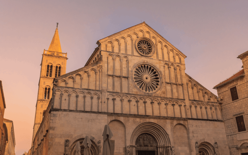 history-walking-tour-in-old-center-zadar-with-licenced-guide
