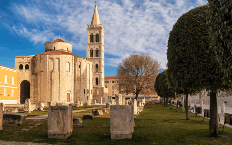 history-walking-tour-in-old-center-zadar-with-licenced-guide