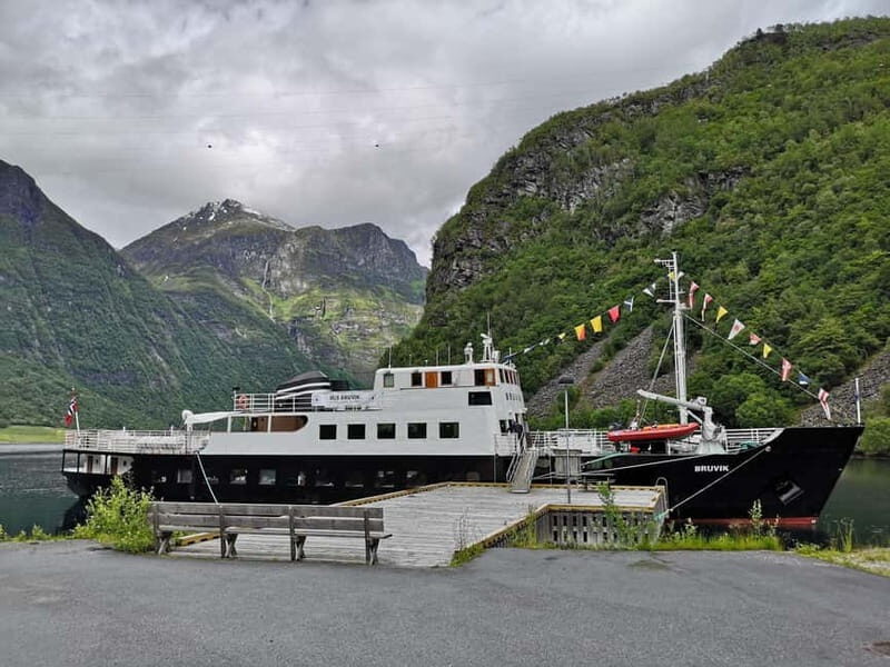 Hjørundfjord Fjord Cruise Afternoon Rountrip from Ålesund - Key Points