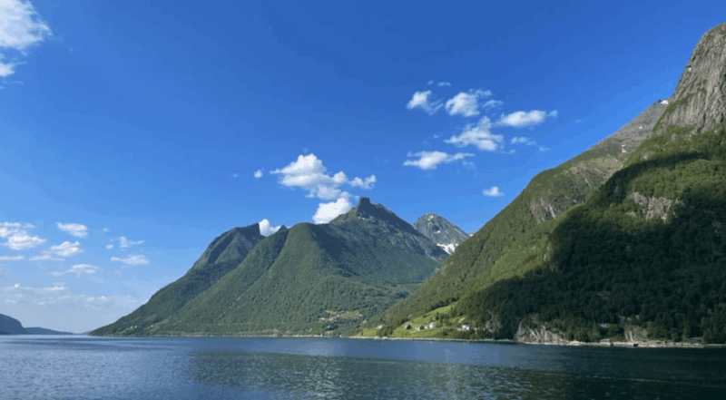 hjorundfjord-fjord-cruise-afternoon-rountrip-from-alesund