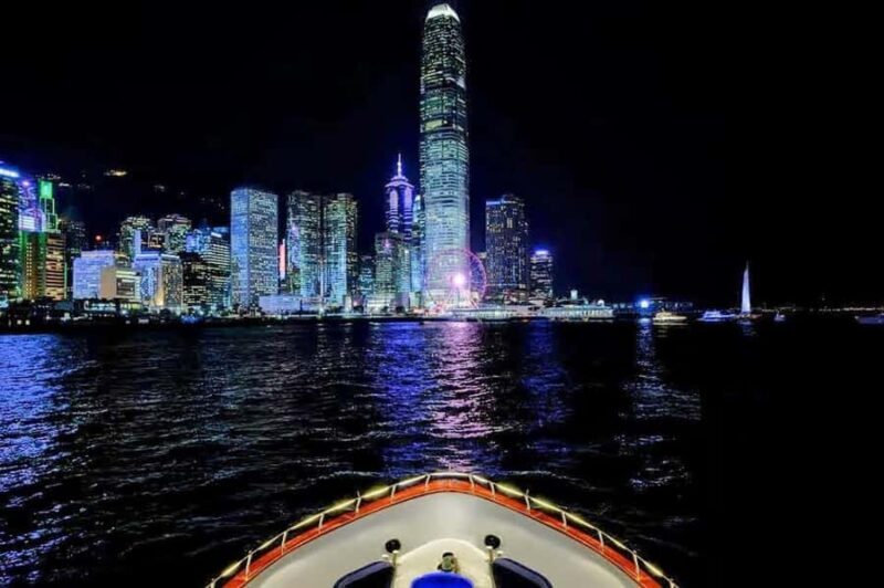 HK: Lunar New Year Fireworks Cruise with Unlimited Drinks - Key Points