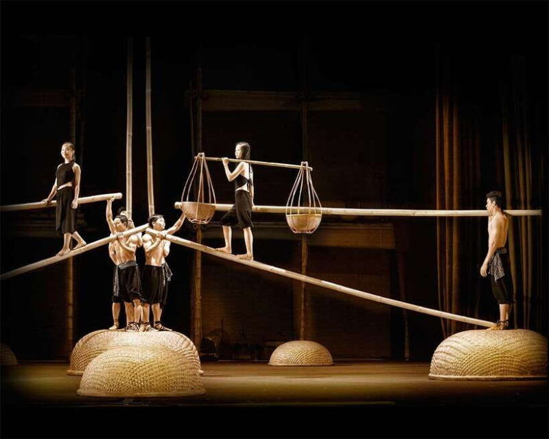 ho-chi-minh-a-o-show-bamboo-circus-at-saigon-opera-house