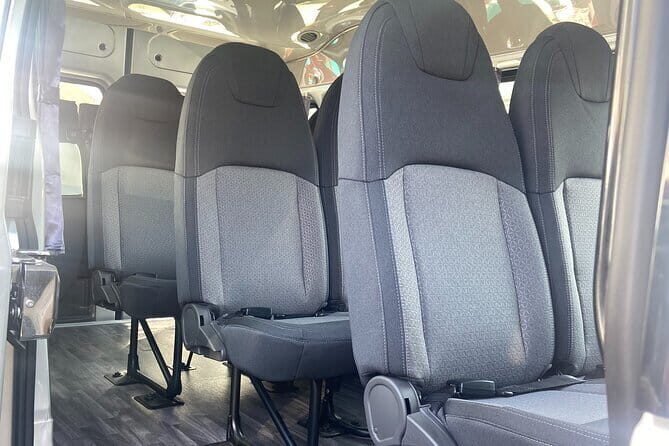 HO CHI MINH AIRPORT: Car 16s pick up  hotel (one way transfer) - Key Points