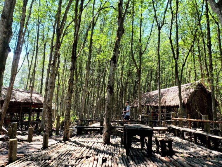 ho-chi-minh-city-can-gio-monkey-island-by-motorbike