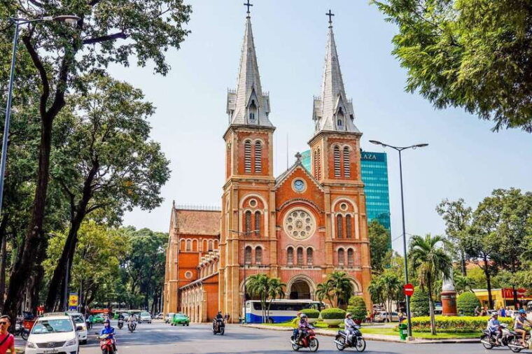 ho-chi-minh-city-hop-on-hop-off-bus-tour-by-vistra