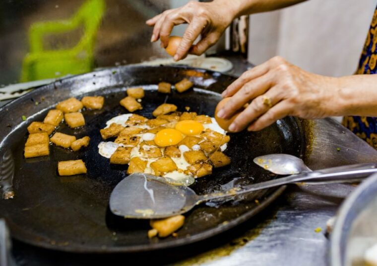 ho-chi-minh-city-private-street-food-evening-walking-tour