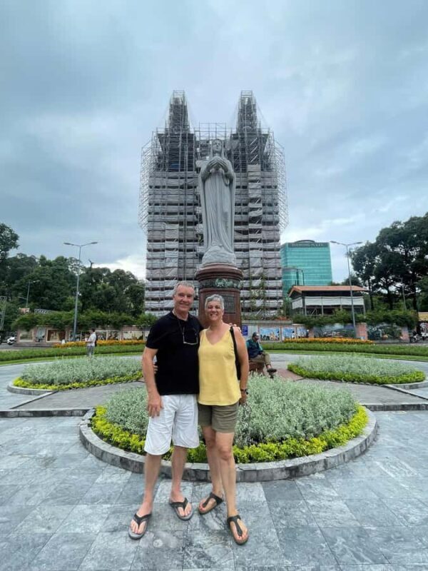 Ho Chi Minh City: Retracing the Past of Saigon with Meal - Stop 5: Rex Hotel Rooftop Bar
