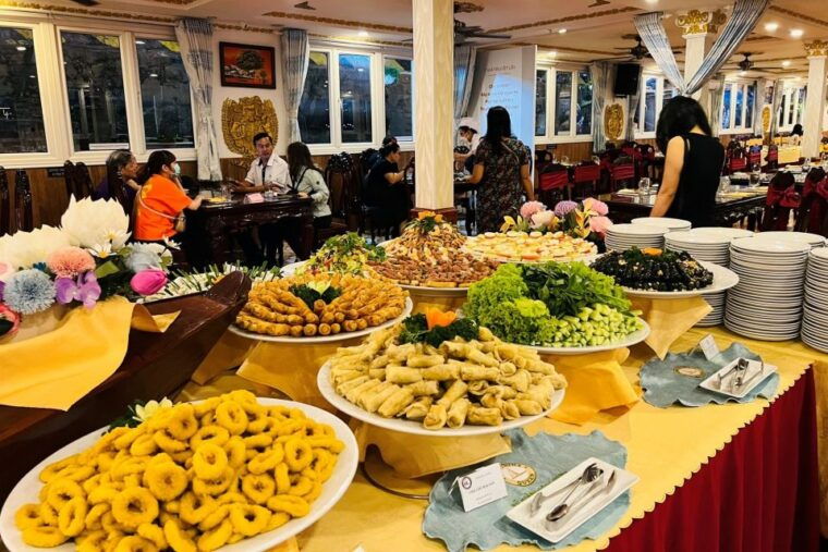 ho-chi-minh-city-saigon-river-dinner-cruise-with-live-music