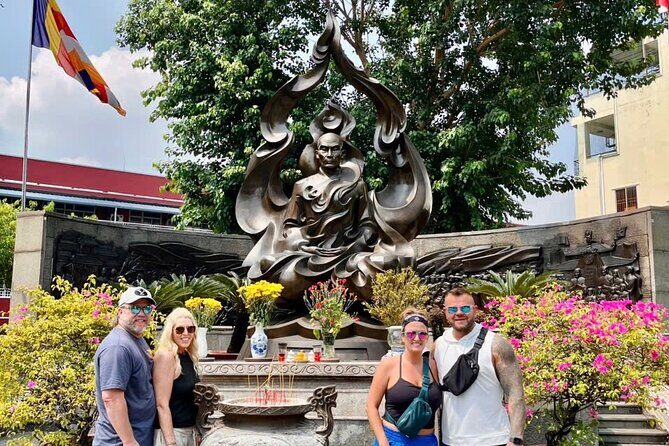 Ho Chi Minh City Sightseeing Private Walking Tour With BBQ Buffet - A Close Look at the Tour Itinerary