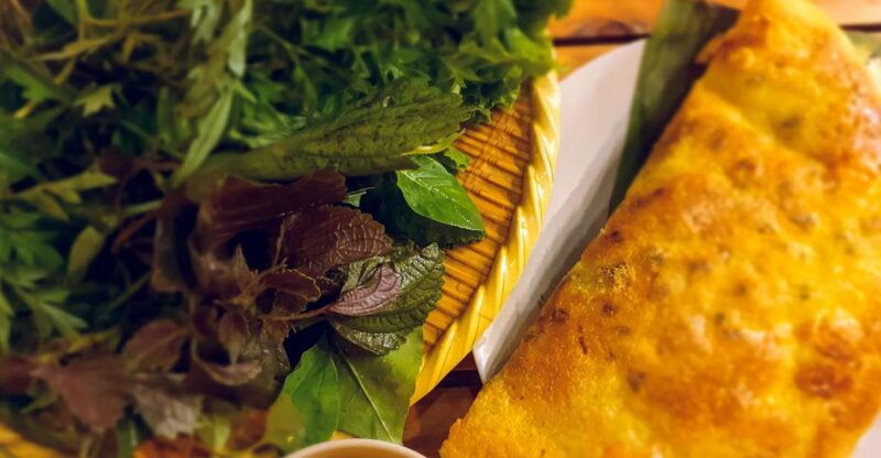 ho-chi-minh-city-street-food-and-sightseeing-by-motorbike