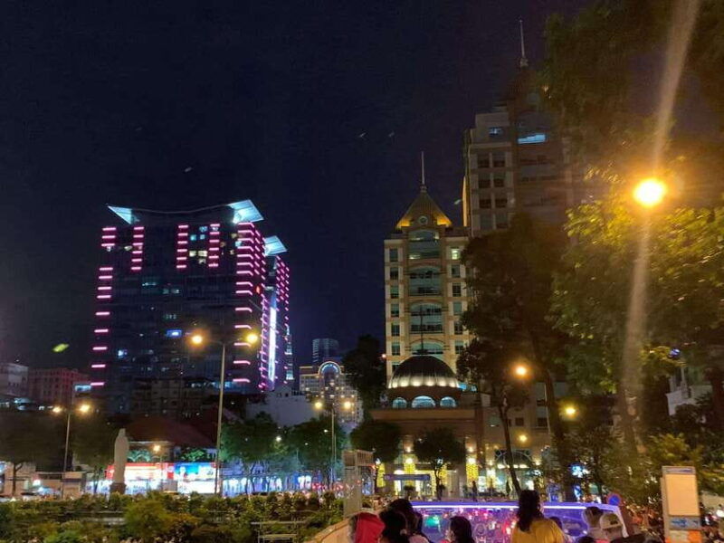 ho-chi-minh-city-street-food-hop-on-hop-off-private-tour