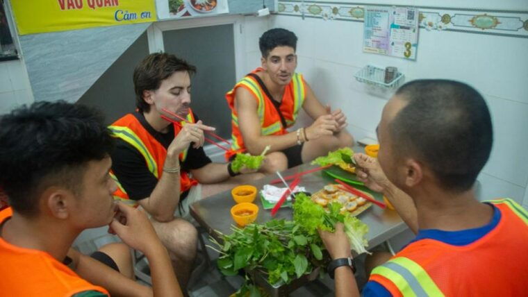 ho-chi-minh-city-street-foodie-night-cycling-tour