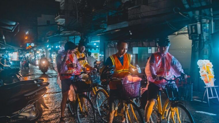ho-chi-minh-city-street-foodie-night-cycling-tour