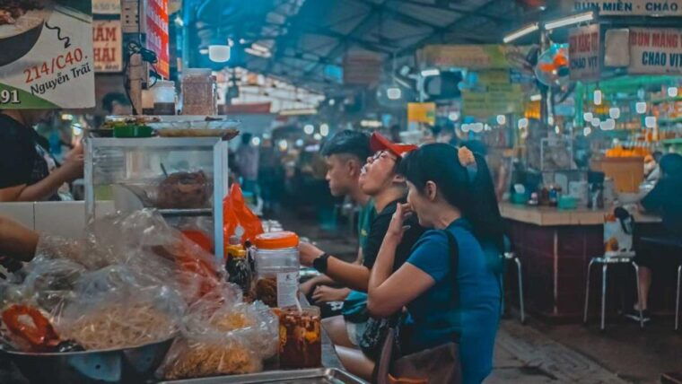 ho-chi-minh-city-street-foodie-night-cycling-tour