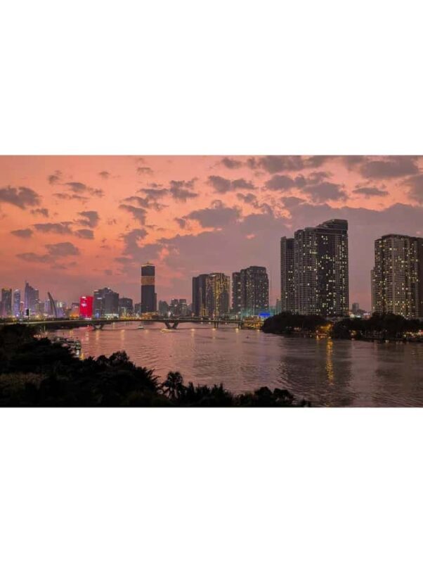 HO CHI MINH CITY: SUNSET AND FOOD TOUR BY MOTORBIKE 4 HOURS - Transportation, Timing, and Group Size