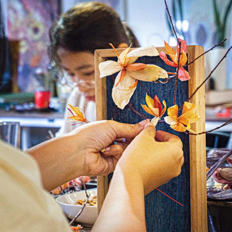 Ho Chi Minh City: Vietnamese Floral Clock-Making Workshop - The Experience and Atmosphere