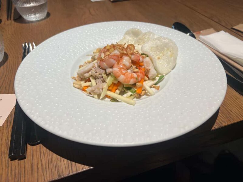 Ho Chi Minh City: Vietnamese Set Menu at Livannah - Dining Environment and Service