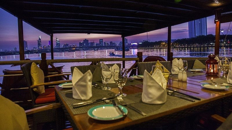ho-chi-minh-city-water-puppet-show-and-dinner-cruise
