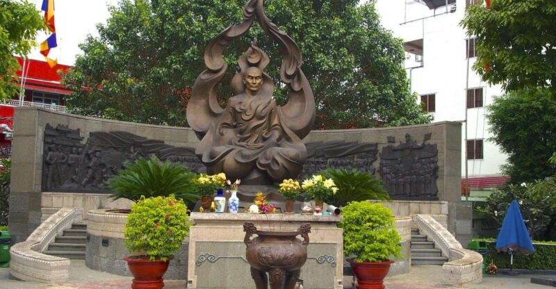 ho-chi-minh-historical-city-scooter-tour