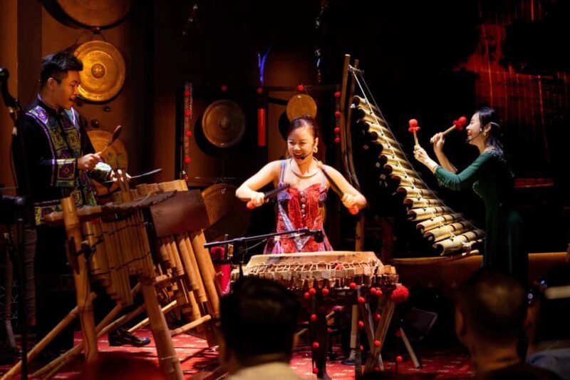 Ho Chi Minh: Open-Top Bus Tour, Chào Show & Dinner - An In-Depth Look at the Experience