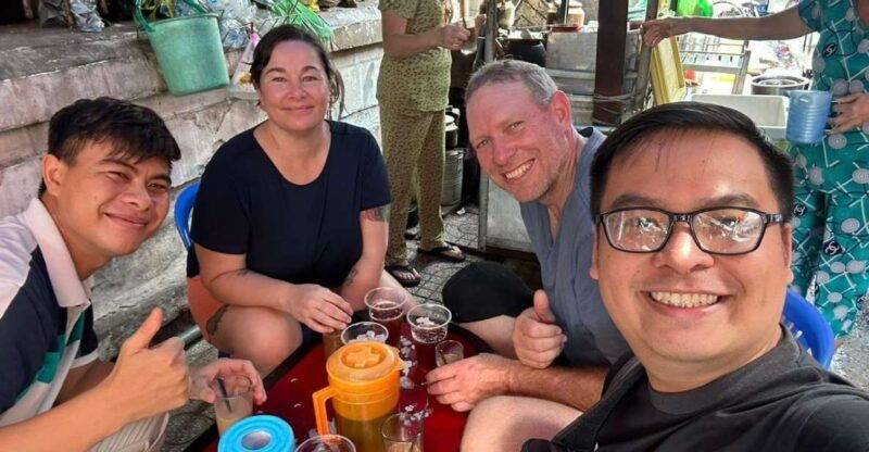 ho-chi-minh-saigon-private-local-night-walking-food-tour