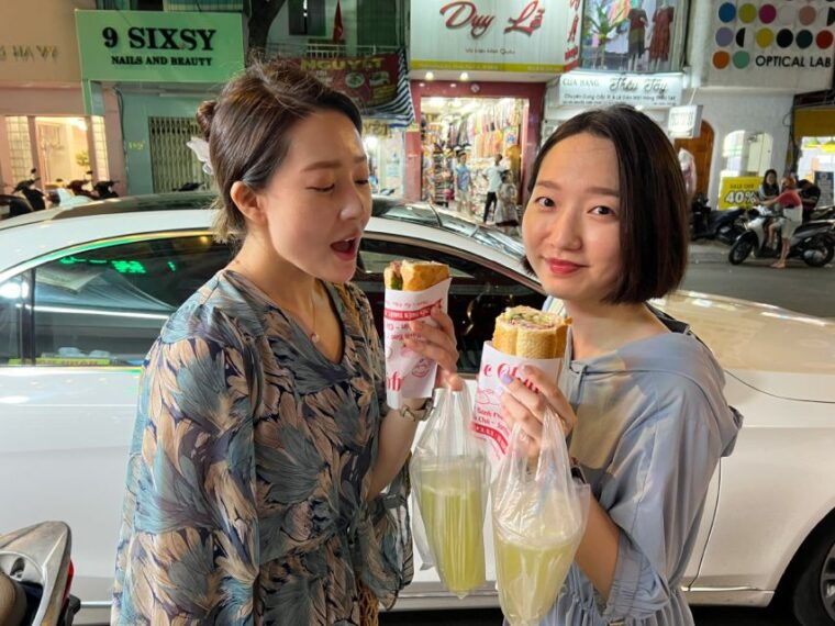 ho-chi-minh-street-food-experience-in-saigon-by-walking