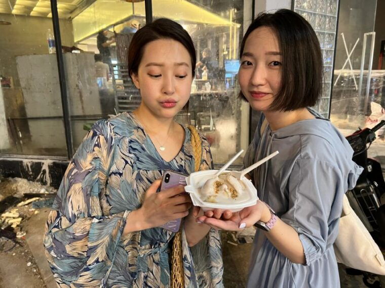 ho-chi-minh-street-food-experience-in-saigon-by-walking