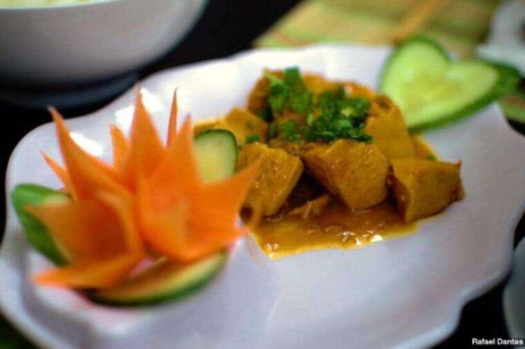 ho-chi-minh-tasty-vegan-food-and-local-beer-by-motorbike