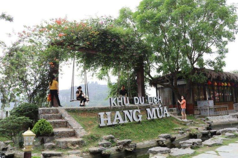 hoa-lu-and-tam-coc-in-ninh-binh-full-day-tour-2