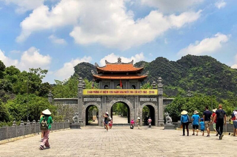 hoa-lu-and-tam-coc-in-ninh-binh-full-day-tour-4