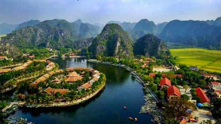 hoa-lu-and-tam-coc-in-ninh-binh-full-day-tour-4