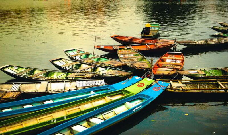 hoa-lu-and-tam-coc-with-bike-ride-and-family-visit