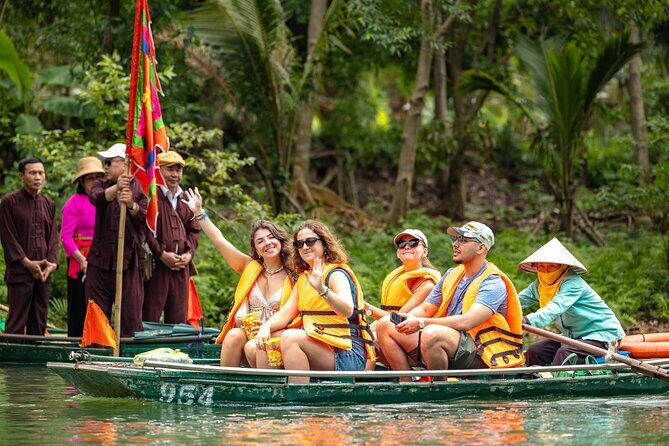 Hoa Lu, Tam Coc, Mua Cave with Buffet Lunch from Hanoi - Authentic Vietnamese Experiences