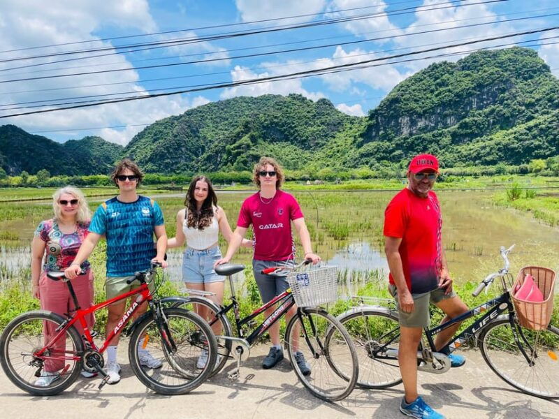 hoa-lu-trang-an-mua-cave-1-day-trip-by-limousine