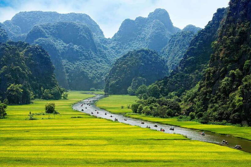 hoa-lu-trang-an-mua-cave-by-limousine-buffet-1-day