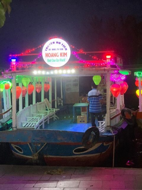 Hoai River Boat Trip by Night with Release Lantern in Hoi An - FAQ