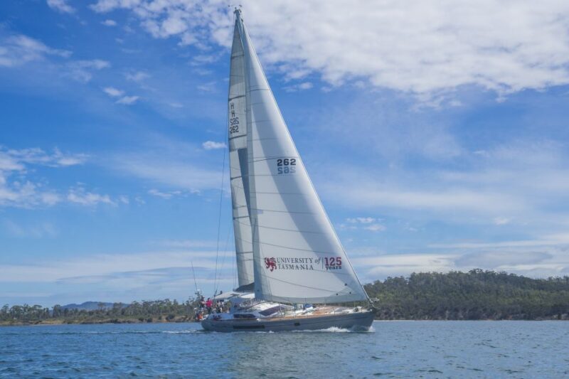 Hobart: Luxury Yacht Scenic Sailing Tour with Snacks - The Experience in Detail